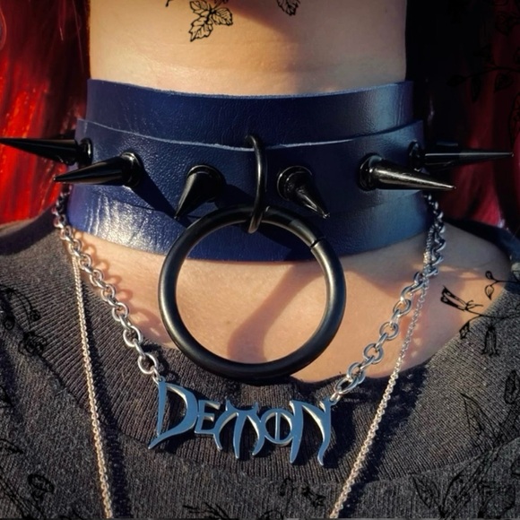 N͓̽E͓̽V͓̽E͓̽R͓̽M͓̽O͓̽R͓̽E͓̽ Spike Bondage Choker - Picture 3 of 5